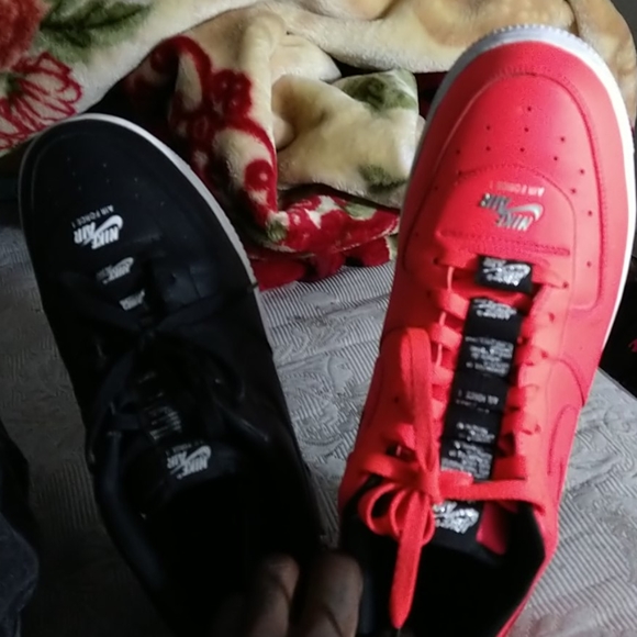 Sneakers - Picture 3 of 4